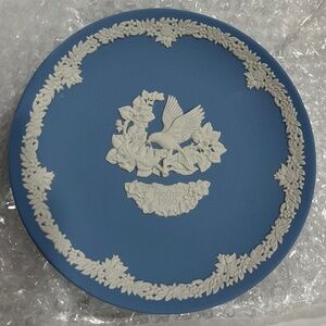 Wedgwood Mother’s Day 1980 Plate